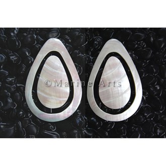 Nautilus pearl Loop with centrepiece pair