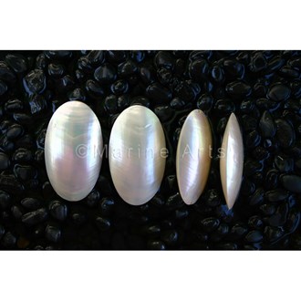 Carmelite pearl oval two sided