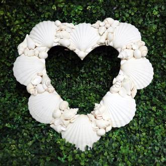 Wreath shell heart